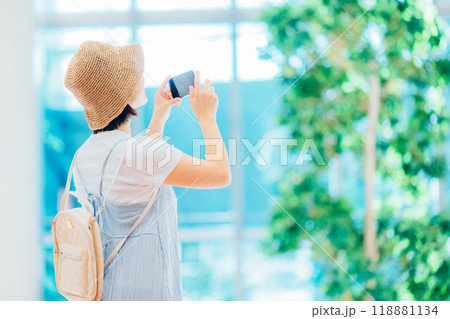 旅行 女性 撮影協力:学校法人電波学園 東京電子専門学校 旅行 女性 撮影協力:学校法人電波学園 東京電子専門学校 118881134