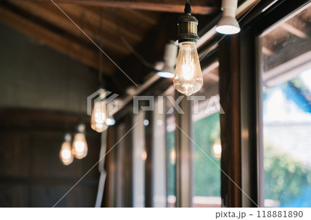 おしゃれなカフェの電球 おしゃれなカフェの電球 118881890
