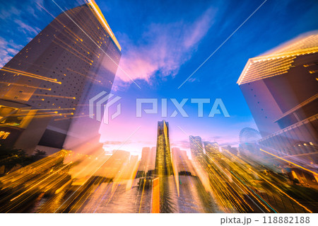 日本の横浜都市景観　10月。横浜ランドマークタワーやアパホテルなど、みなとみらいの街を望む＝1日 118882188