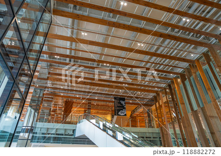 富山市ガラス美術館　富山市立図書館本館 118882272