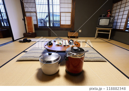 写真素材 昭和 建築写真 昭和の食卓 日本間 テレビ 電気釜 サンマ 和室のタグ 写真素材 昭和 建築写真 昭和の食卓 日本間 テレビ 電気釜 サンマ 和室のタグ 118882348