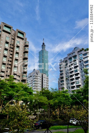 象山公園から台北101を臨む(台湾・台北市信義区) 象山公園から台北101を臨む(台湾・台北市信義区) 118884492