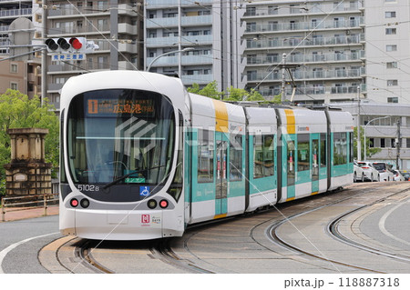 広島電鉄 路面電車 65 5100形 5102号　猿猴橋町～的場町　廃止区間 118887318