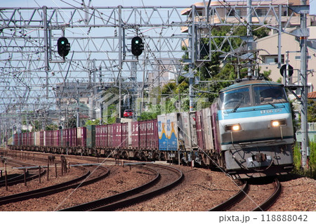 長大編成で有名撮影地の大カーブを行くEF66-127号機牽引の貨物列車_2009/9/9撮影 118888042