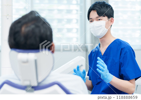 歯科医 歯科衛生士 診断 診察 歯科医 歯科衛生士 診断 診察 118888659