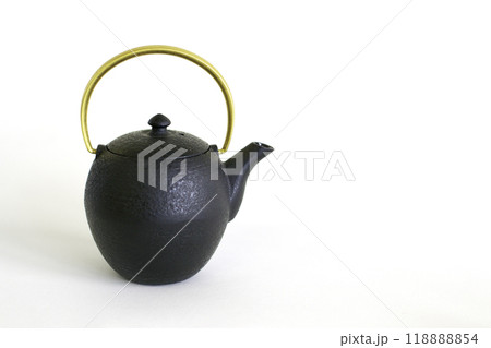 山形鋳物の黒色の丸い鉄器 急須 茶器 118888854