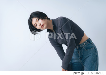 女性のファッションポートレート 118890219