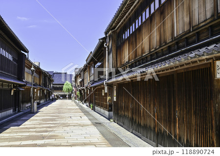 夏のひがし茶屋街の景色 夏のひがし茶屋街の景色 118890724