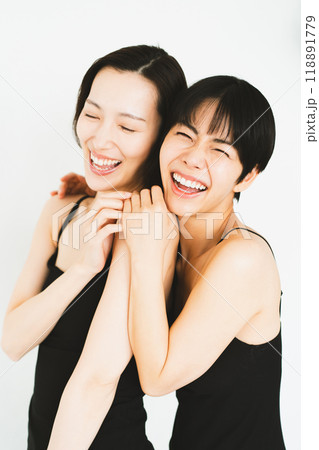 若い女性のボディケア 若い女性のボディケア 118891779