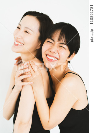 若い女性のボディケア 若い女性のボディケア 118891781