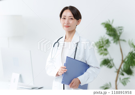 女性医師 女性医師 118891958