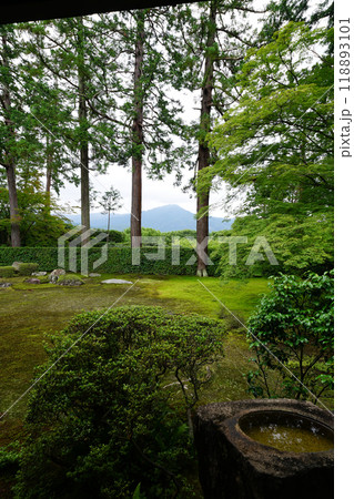 圓通寺から見た比叡山 118893101