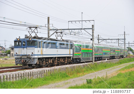高崎線 熊谷ー行田 JR貨物 EF65-1093(新鶴見)+E233系3000番台 サロ 甲種 高崎線 熊谷ー行田 JR貨物 EF65-1093(新鶴見)+E233系3000番台 サロ 甲種 118893737