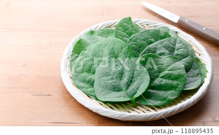 栄養を豊富に含む緑黄色野菜 つるむらさき 栄養を豊富に含む緑黄色野菜 つるむらさき 118895435