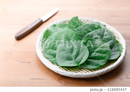 栄養を豊富に含む緑黄色野菜 つるむらさき 118895437