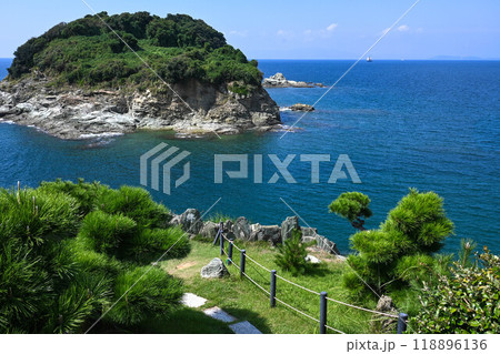 番所庭園から見た男島 118896136