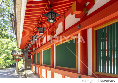 石上神宮　廻廊（奈良県天理市） 118896565