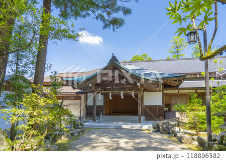 石上神宮　社務所と参集殿（奈良県天理市） 118896582