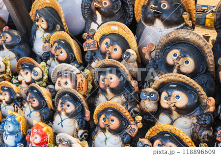 たぬきの置物 信楽 たぬきの置物 信楽 118896609