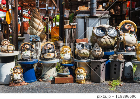 たぬきの置物　信楽 118896690