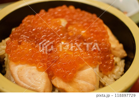 秋と言ったら、はらこ飯 118897729