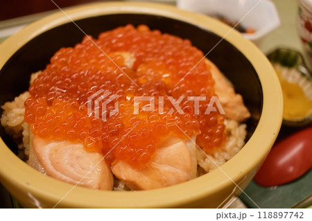 宮城県の美味しいグルメ、はらこ飯 118897742