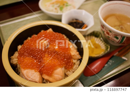 秋の宮城は美味しいはらこ飯 秋の宮城は美味しいはらこ飯 118897747
