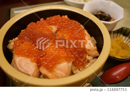 季節限定の美味しいはらこ飯 118897753