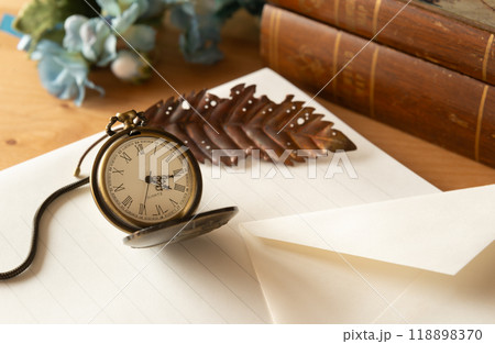 便箋・封筒のレトロイメージ　手紙　便箋　自筆　挨拶状　遺言書作成 118898370