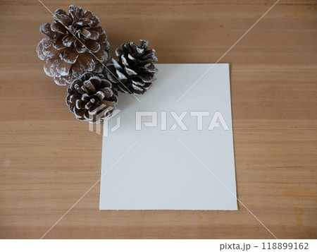 ペーパー 紙 書類 118899162