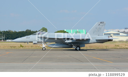 帰投したアメリカ海軍F/A-18Eスーパーホーネット 118899529