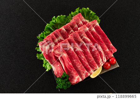 国産 黒毛和牛 ウデ肉スライス 皿盛り 大容量 俯瞰 国産 黒毛和牛 ウデ肉スライス 皿盛り 大容量 俯瞰 118899665