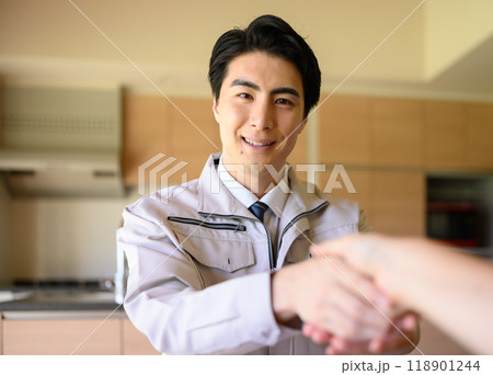 作業着の男性 作業着の男性 118901244