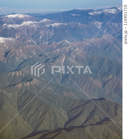 北アルプスを空撮　羽田空港から小松空港へのフライト 118901718