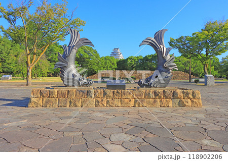 兵庫県姫路市、城見台公園から見た国宝姫路城と鯱の風景 118902206