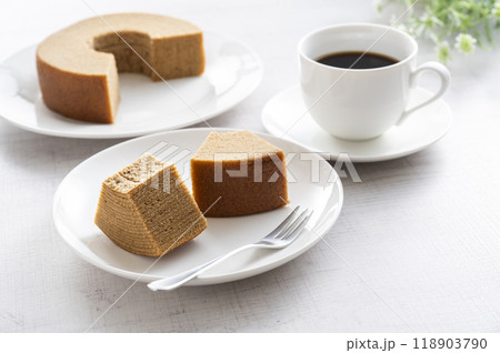 おいしいバームクーヘン おいしいバームクーヘン 118903790