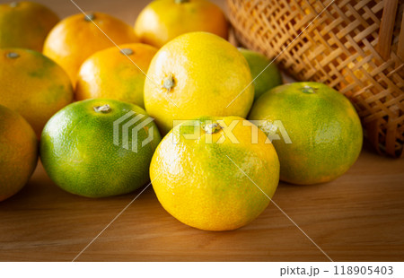 山盛りの極早生みかん 温州みかん ミカン 山盛りの極早生みかん 温州みかん ミカン 118905403