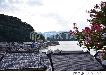 丹後伊根町・亀島の舟屋の夕景 118907755