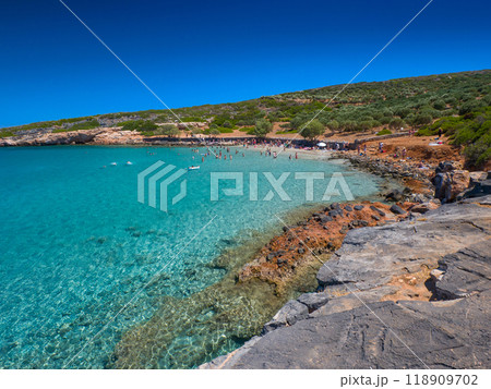 ギリシャの澄んだ水のビーチ (クレタ島、コロキタビーチ) 118909702