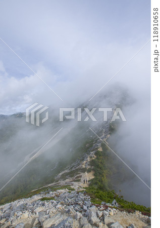 常念岳への登り返し 常念岳への登り返し 118910658