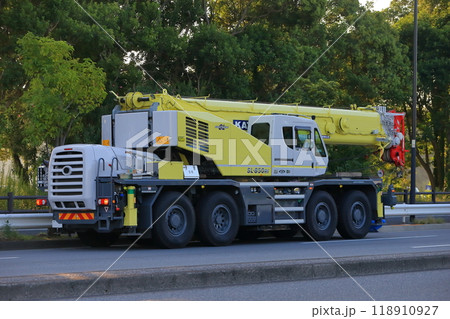 ラフテレーンクレーン　イメージ 118910927