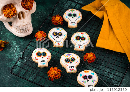 Mexican Halloween Dia de los Muertos 118912580