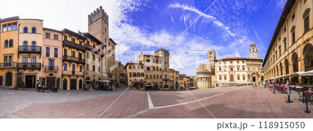 Italy travel and scenic places. Arezzo - beautiful medieval town in Tuscany  118915050