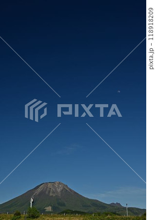 月と大山 月と大山 118918209