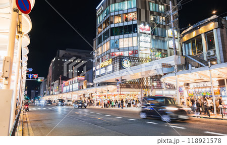 京都　夜の河原町 118921578