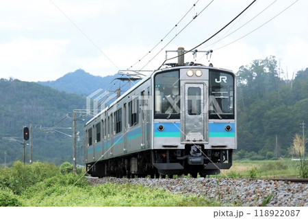 【JR東日本】E127系100番台(篠ノ井線:坂北〜聖高原) 【JR東日本】E127系100番台(篠ノ井線:坂北〜聖高原) 118922087