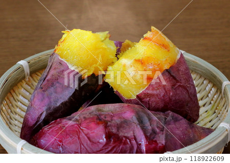 熱々の焼き芋(紅はるか) 熱々の焼き芋(紅はるか) 118922609