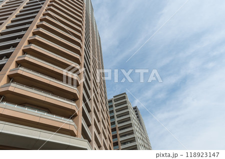 秋空のタワーマンション 秋空のタワーマンション 118923147
