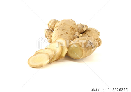 Fresh ginger root with slices isolated on white background 118926255