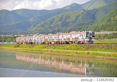磐越西線 川桁ー関戸 JR東日本 719系 H-12+H-14編成(仙台) 磐越西線 川桁ー関戸 JR東日本 719系 H-12+H-14編成(仙台) 118926562